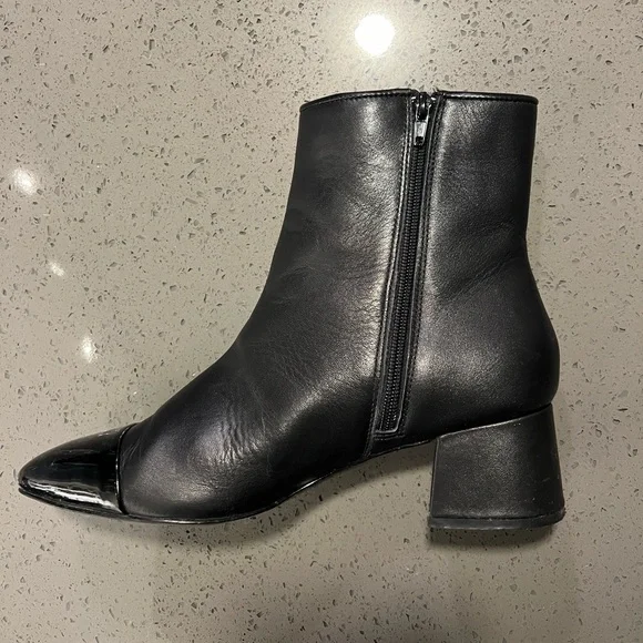 Steve Madden Women's Eiffel Ankle Boot - Leather Cap Toe Boot With 2-Inch Block Heel